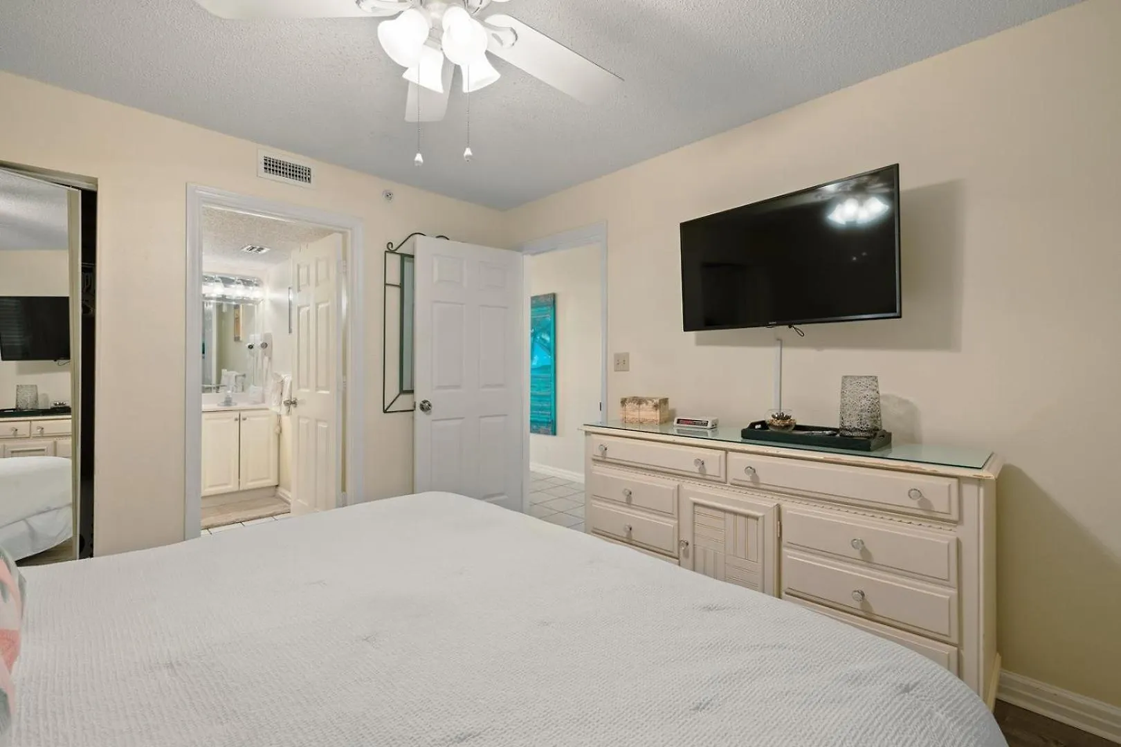 דסטין Pelican Beach 0207 Condo דירה