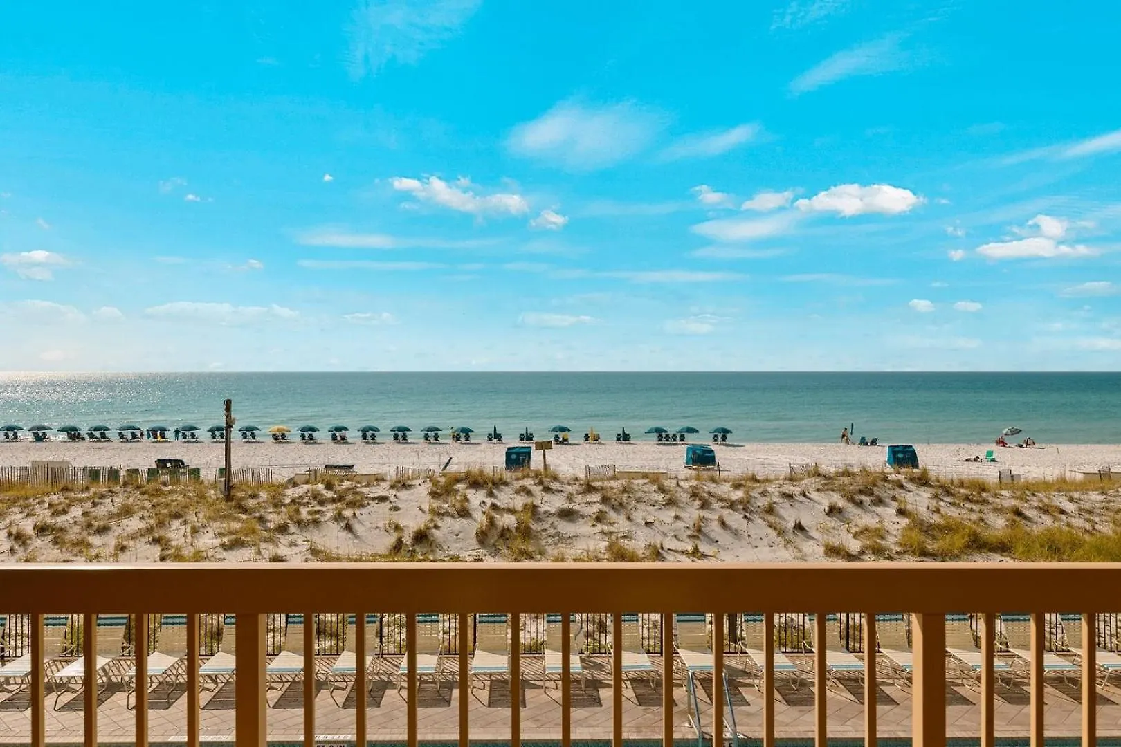 דירה דסטין Pelican Beach 0207 Condo